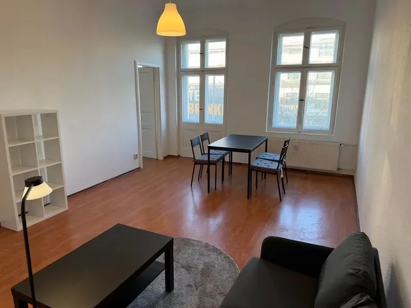 Charmante 3-Zimmer-Altbauwohnung mit Arbeitsbereich – Lichtenberg — photo 1
